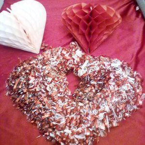 6 pc lot of valentine decorations